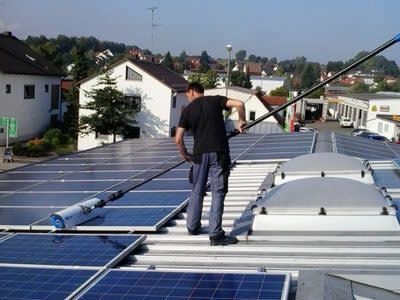 Photovoltaik Reinigung Schlosserei Glück